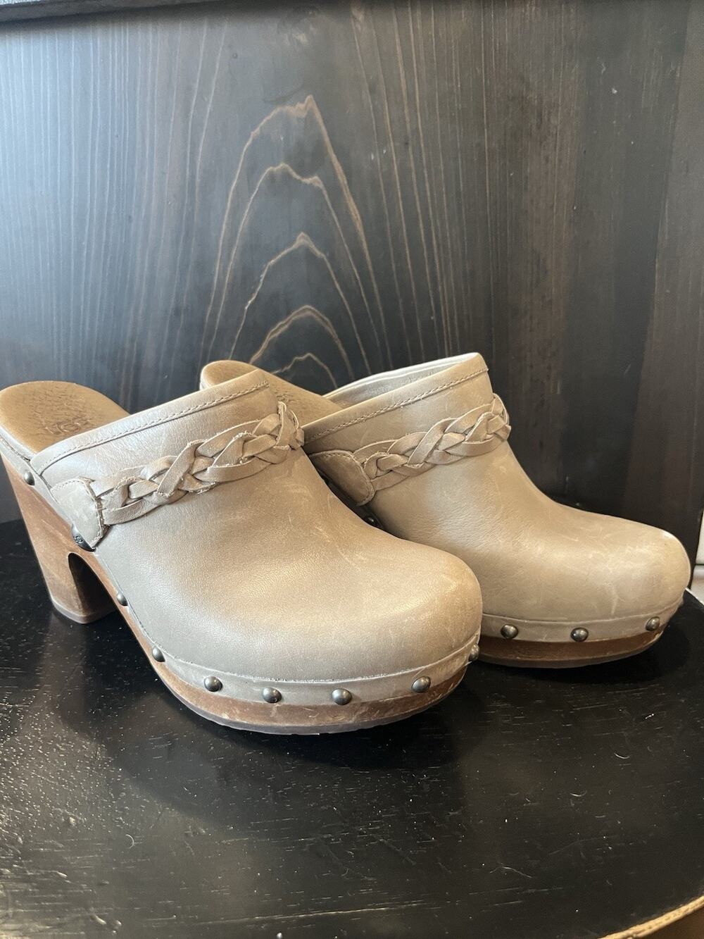 UGG KAYLEE LEATHER CLOGS MULES FUR LINED Gray Size 7